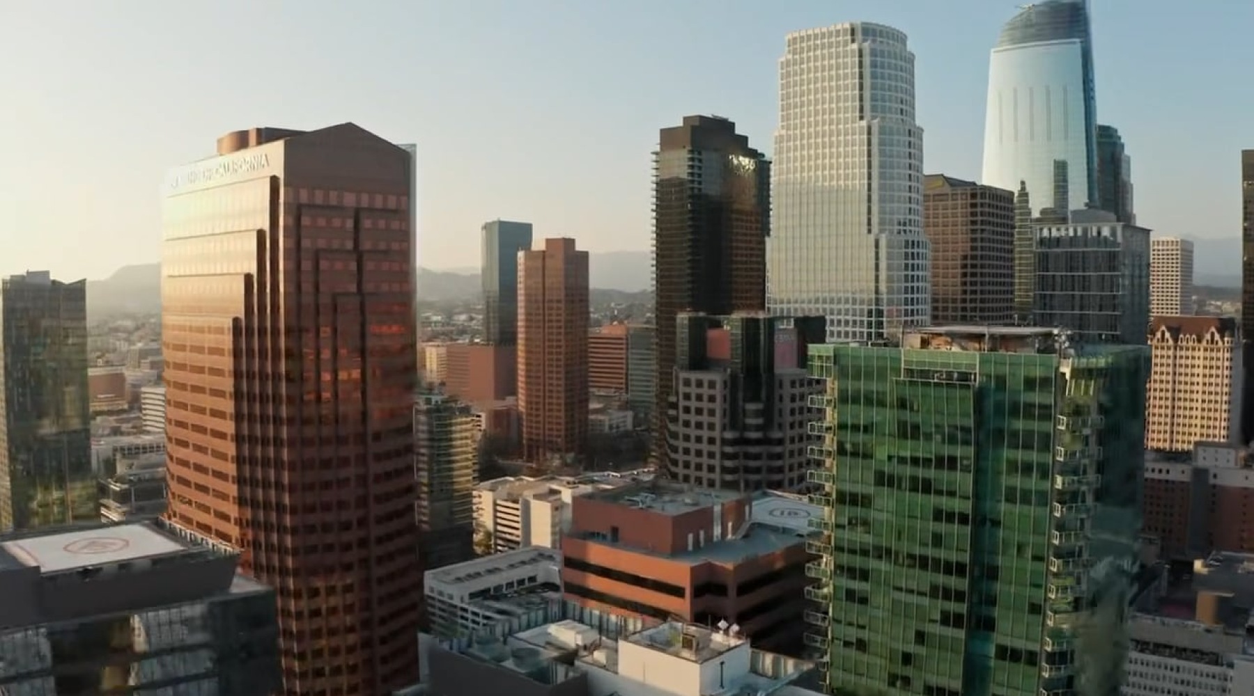 the skyline of Los Angeles